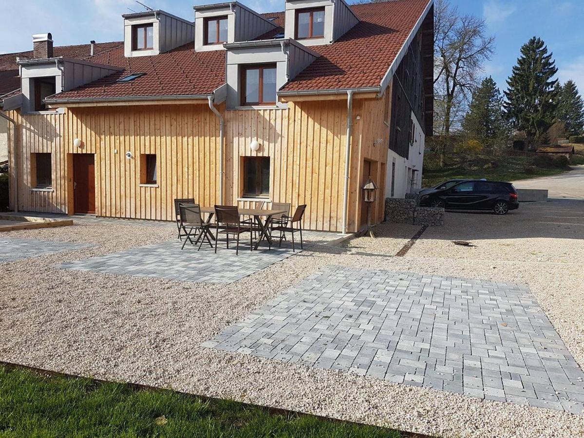 L'Ecrin Du Lac Saint-Point-Lac Exterior photo